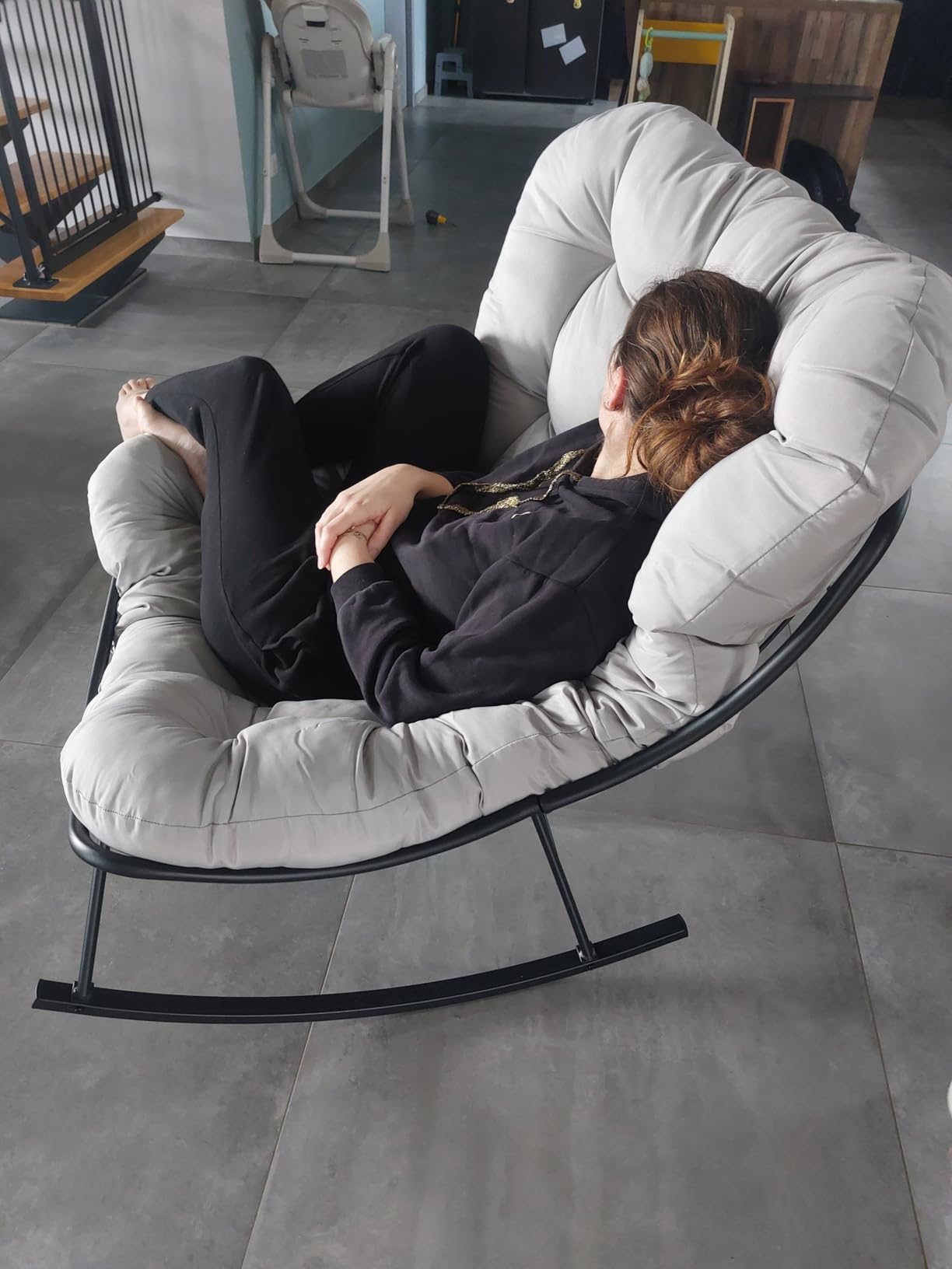 Πολυθρόνα lounge με λίκνισμα και μαξιλάρι Cloud Comfort